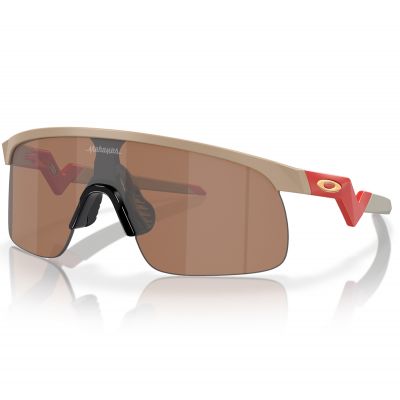 Oakley Youth Fit Resistor Patrick Mahomes II Collection - Matte Terrain Tan [Prizm Tungsten]